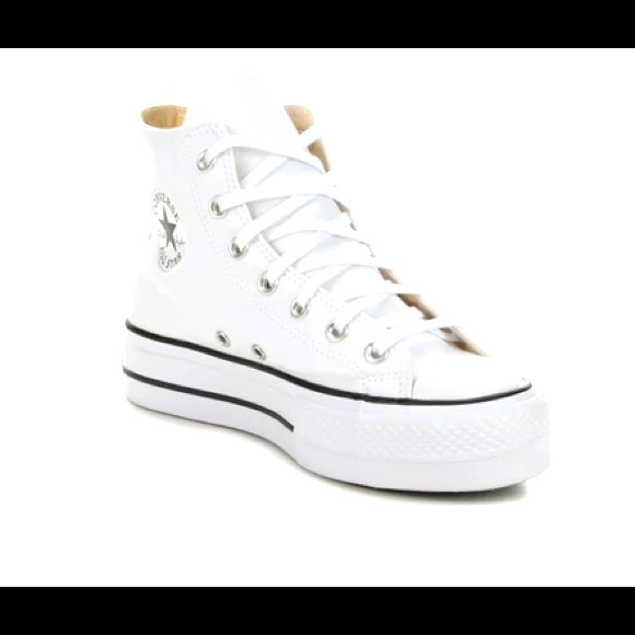 Converse Shoes - NWT white Converse Chuck Taylor